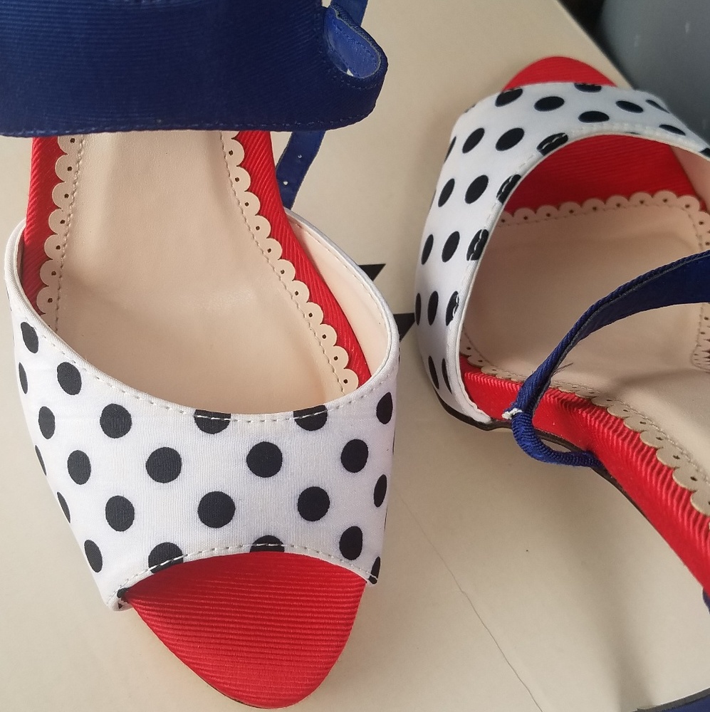 Shoes - Picture 2 of 4